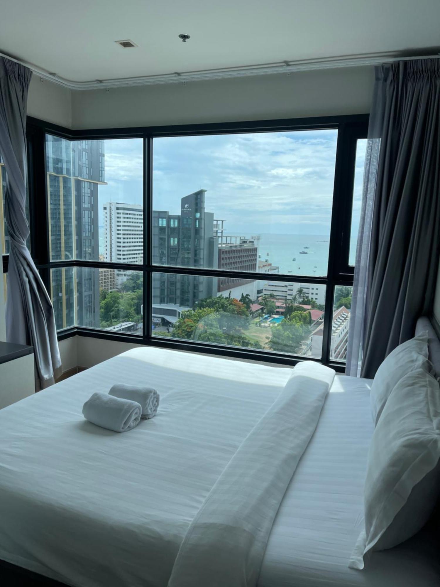 Apartamento The Base Pattaya By Feng Exterior foto