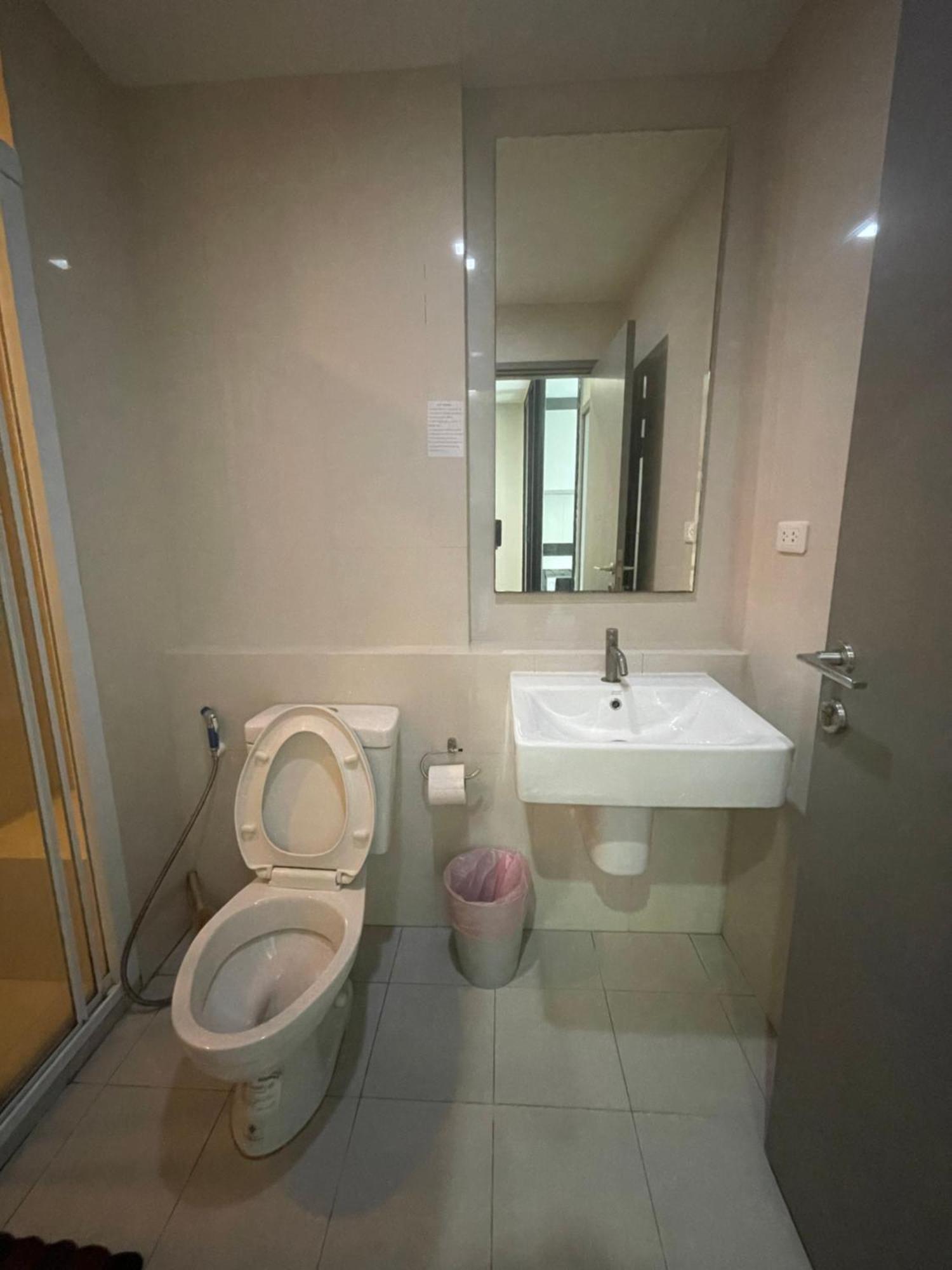 Apartamento The Base Pattaya By Feng Exterior foto